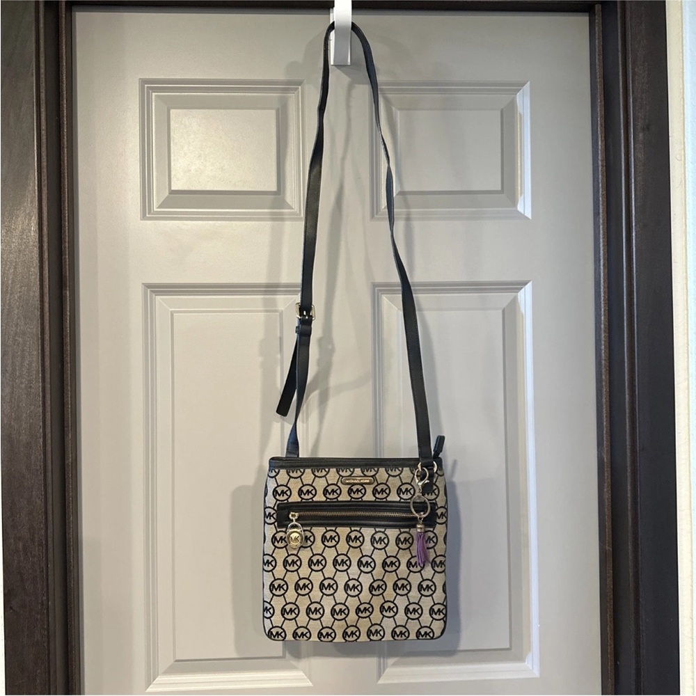 Michael Kors women’s large crossbody purse 38T4GKPC9Q, tan & black